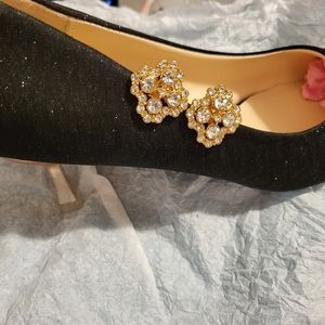 4pc gold tone rhinestone small shoe clips.